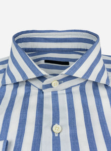 Chemise à fines rayures bleue et blanche